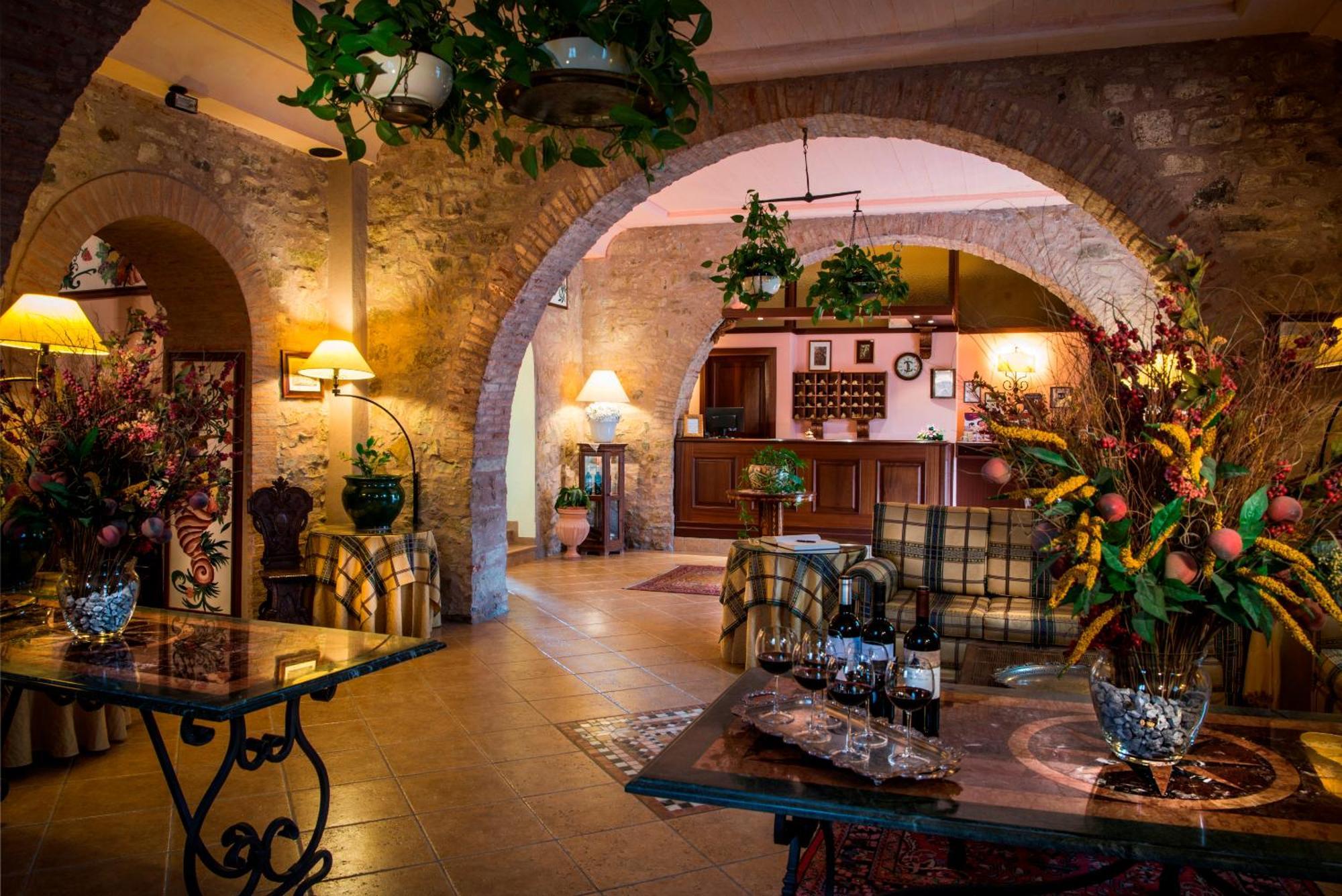 Alloggio per agriturismo Relais Abbazia Santa Anastasia Resort&winery Castelbuono (Sicily)