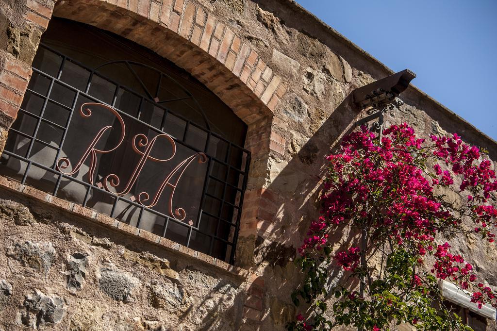 Alloggio per agriturismo Relais Abbazia Santa Anastasia Resort&winery Castelbuono (Sicily)