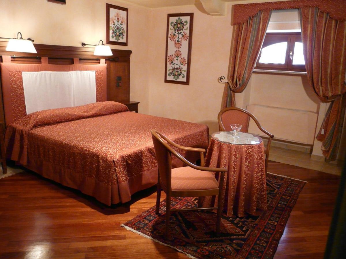 Alloggio per agriturismo Relais Abbazia Santa Anastasia Resort&winery Castelbuono (Sicily)